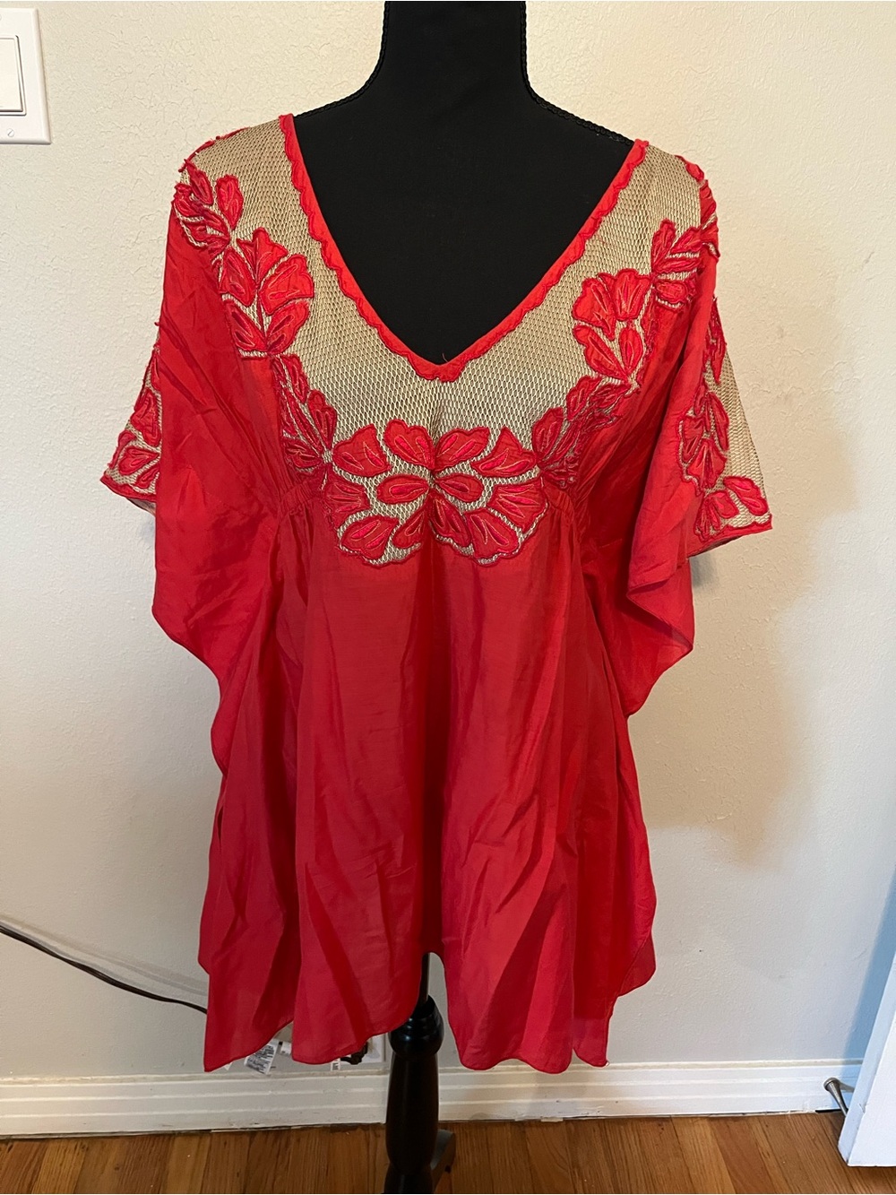 Kas New York Hot Pink V-Neck Tunic w/Beige Embroidered Mesh Detail M
